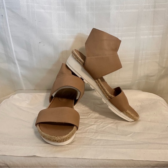 Eileen Fisher Wedge Sandals - Picture 9 of 13